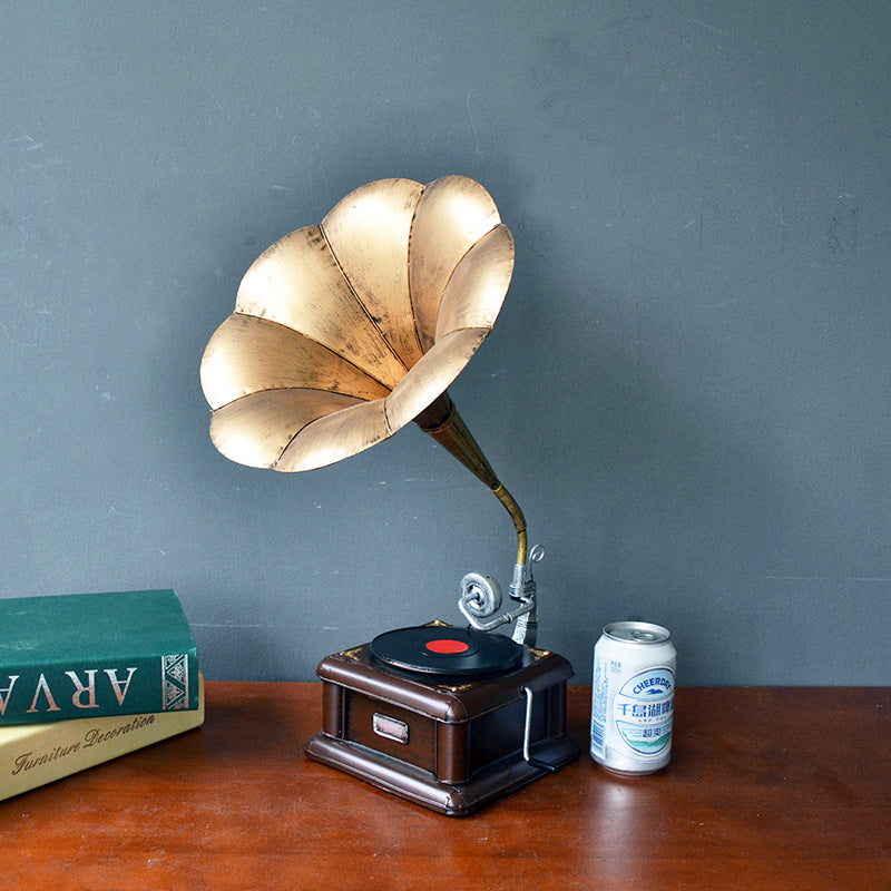 Metal Vintage Gramophone Sculpture/statue Vintage Record Player Model Home, Office, Club Bar, Loft Decorations/Home Decoration