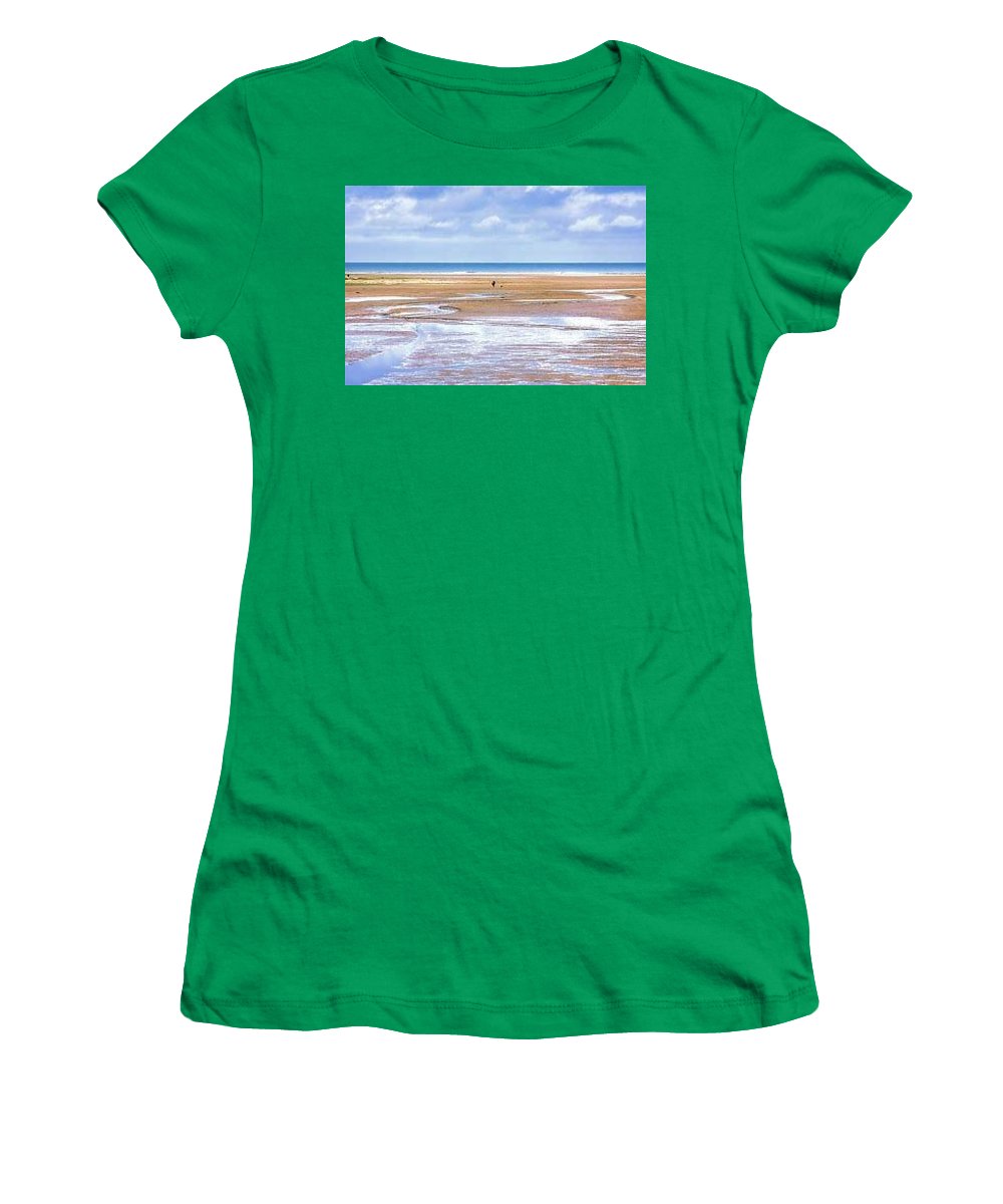 Beach - Women's T-Shirt (Athletic Fit)