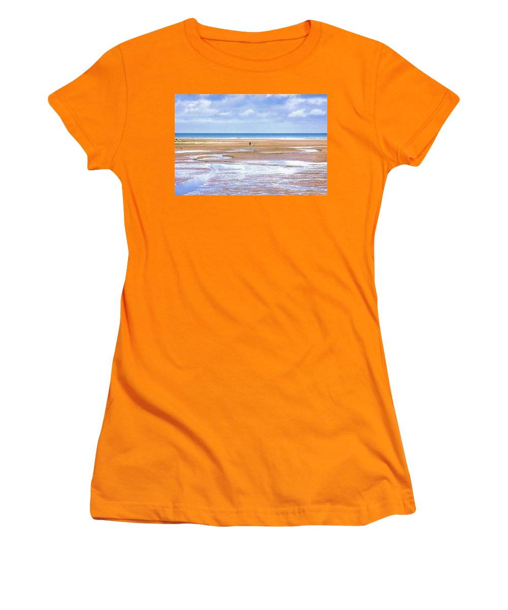 Beach - Women's T-Shirt (Athletic Fit)
