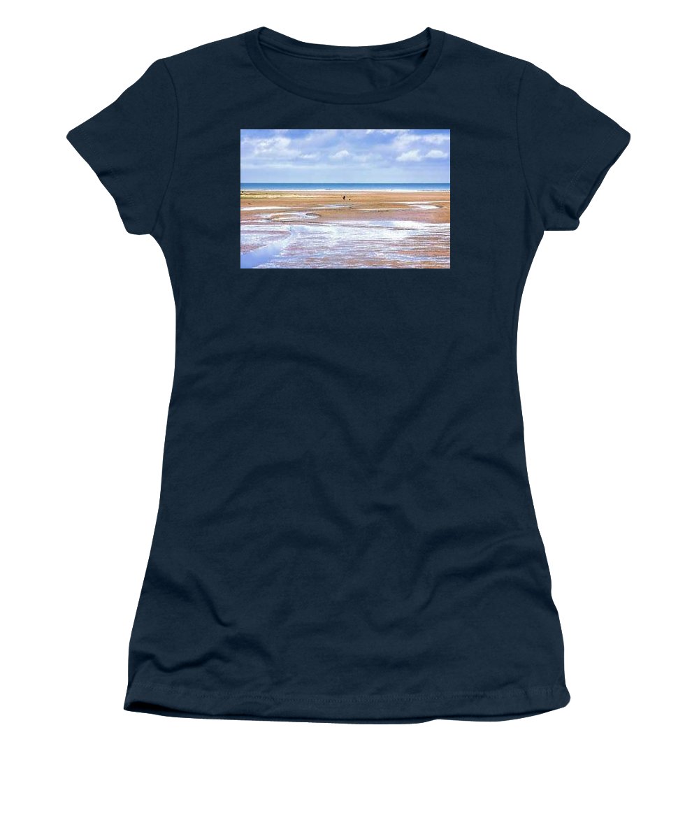 Beach - Women's T-Shirt (Athletic Fit)
