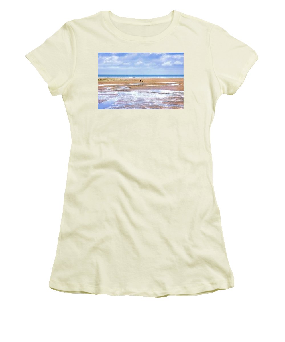 Beach - Women's T-Shirt (Athletic Fit)