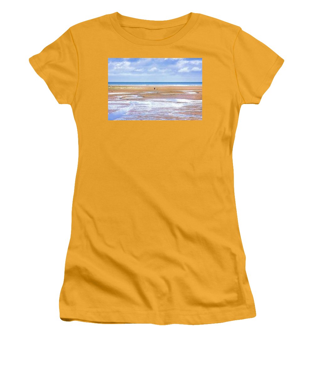 Beach - Women's T-Shirt (Athletic Fit)