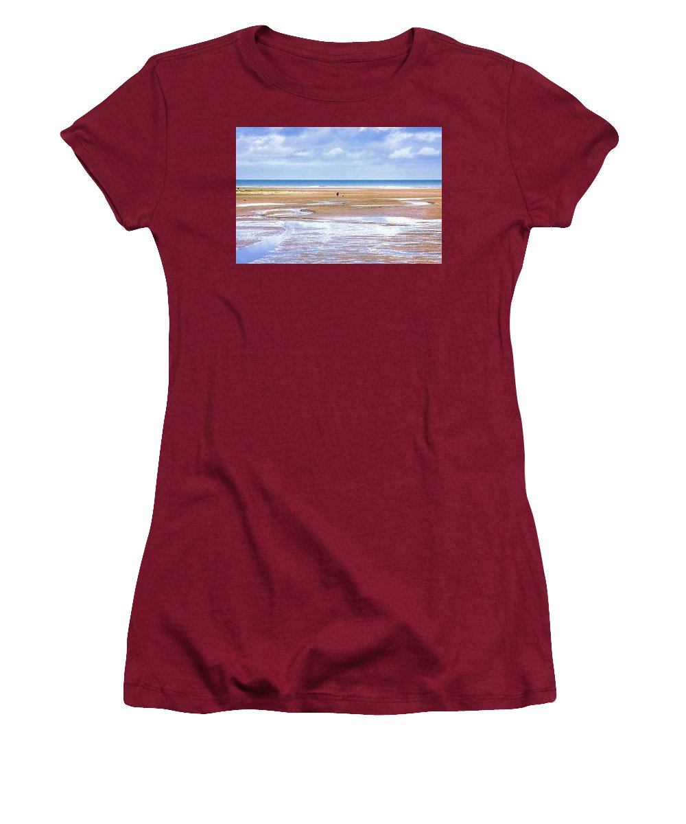 Beach - Women's T-Shirt (Athletic Fit)
